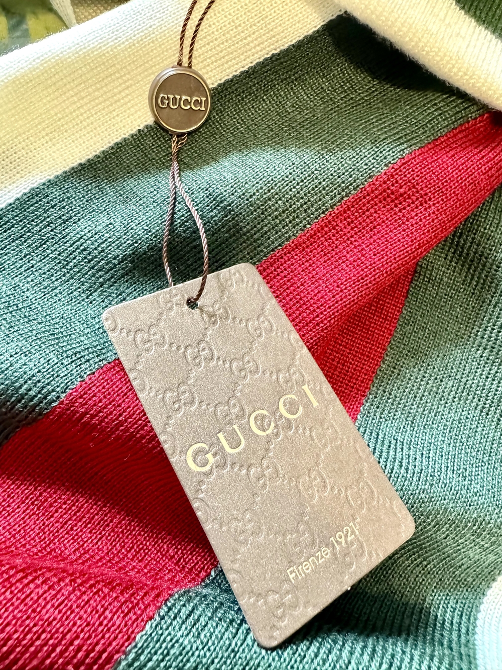 Gucci Cream Beanie and Scarf Set with Green and Red Stripes - Picture 5 of 5